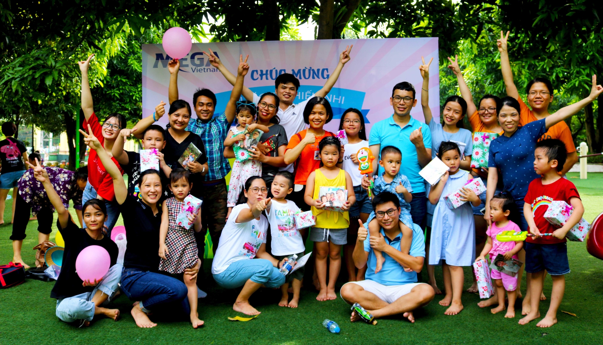 VUI TẾT THIẾU NHI CÙNG GIA ĐÌNH MEGA